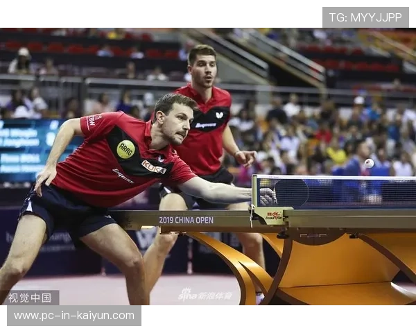 弗兰兹在训练中撑起高强度对抗