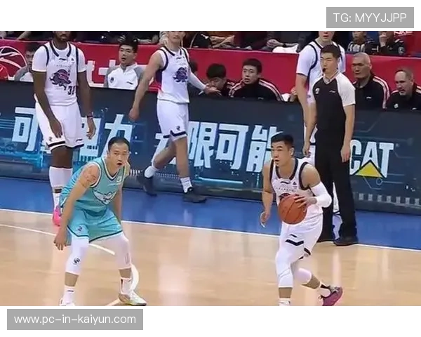 CBA杯山东防守轮转更快，外线干扰投篮很到位