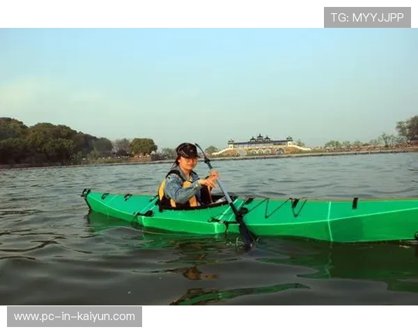 皮划艇夜赛采用安全船队护航，赛事运营水平上升