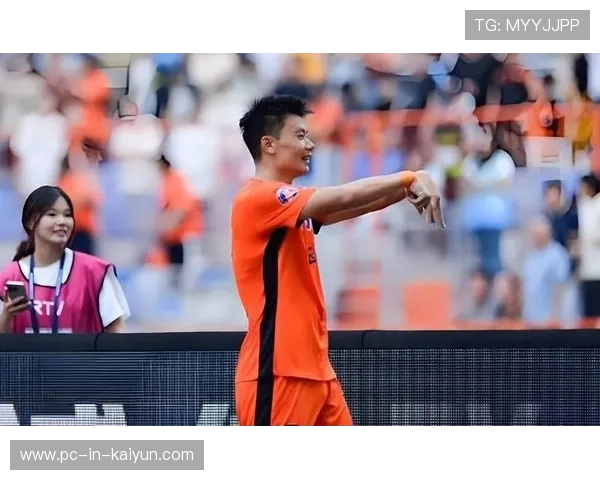 罗竞大连英博首场比赛即助攻+破门，锋线组合默契